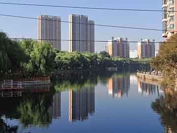 三门峡裸浴村，古老习俗与现代镜像的交织